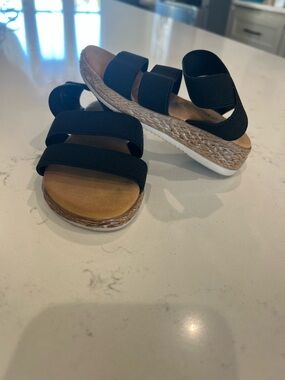 Hot Cakes Black Elastic Strappy Espadrille Sandals for Kids